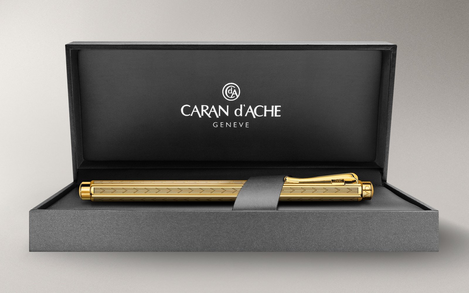 Amazon | Caran D'ache Ecridor シェブロン 金めっき細字 万年筆 - CA